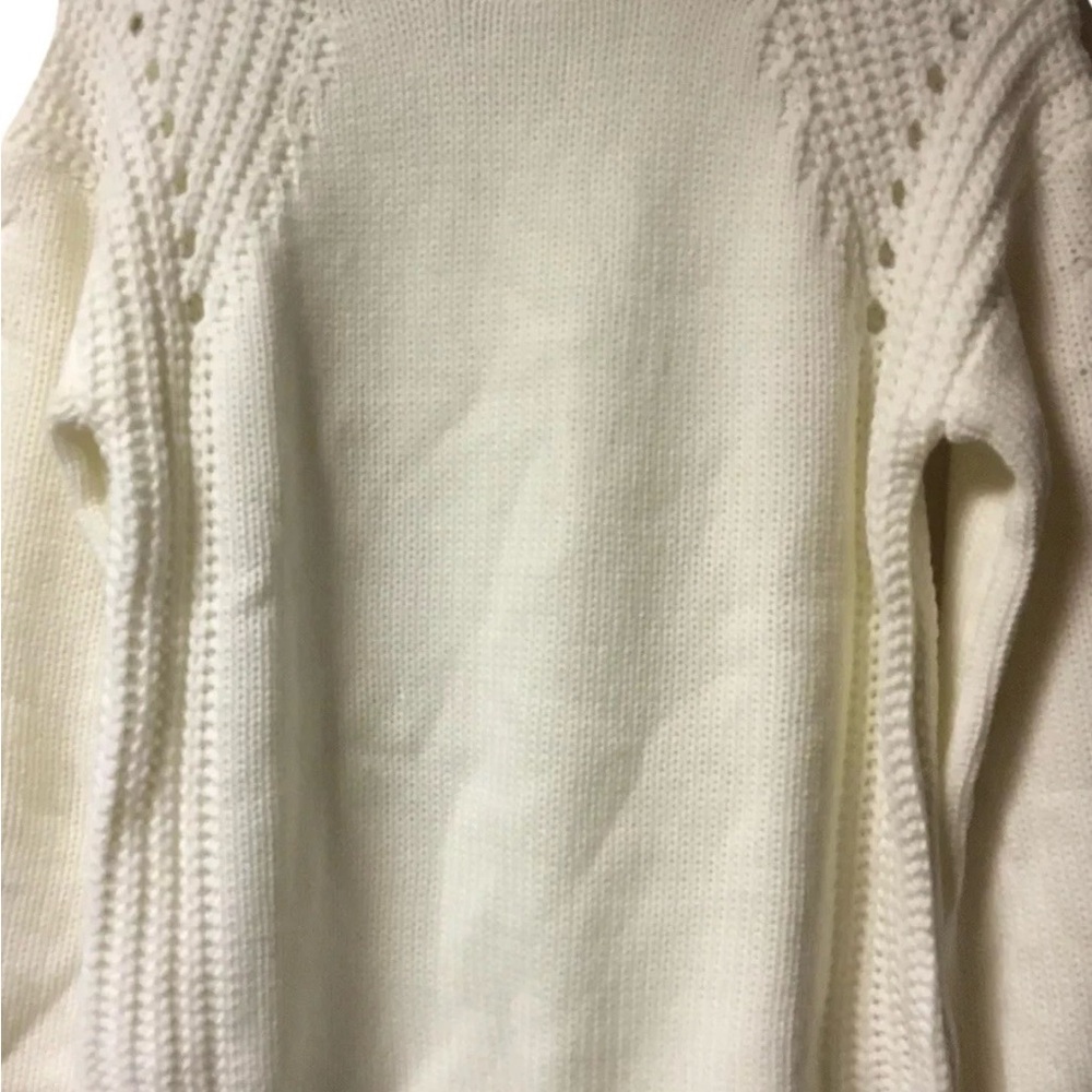 Sweater ~ Women’s ~ White ~ Knit ~ Small ~ Long Sleeves ~ Pullover